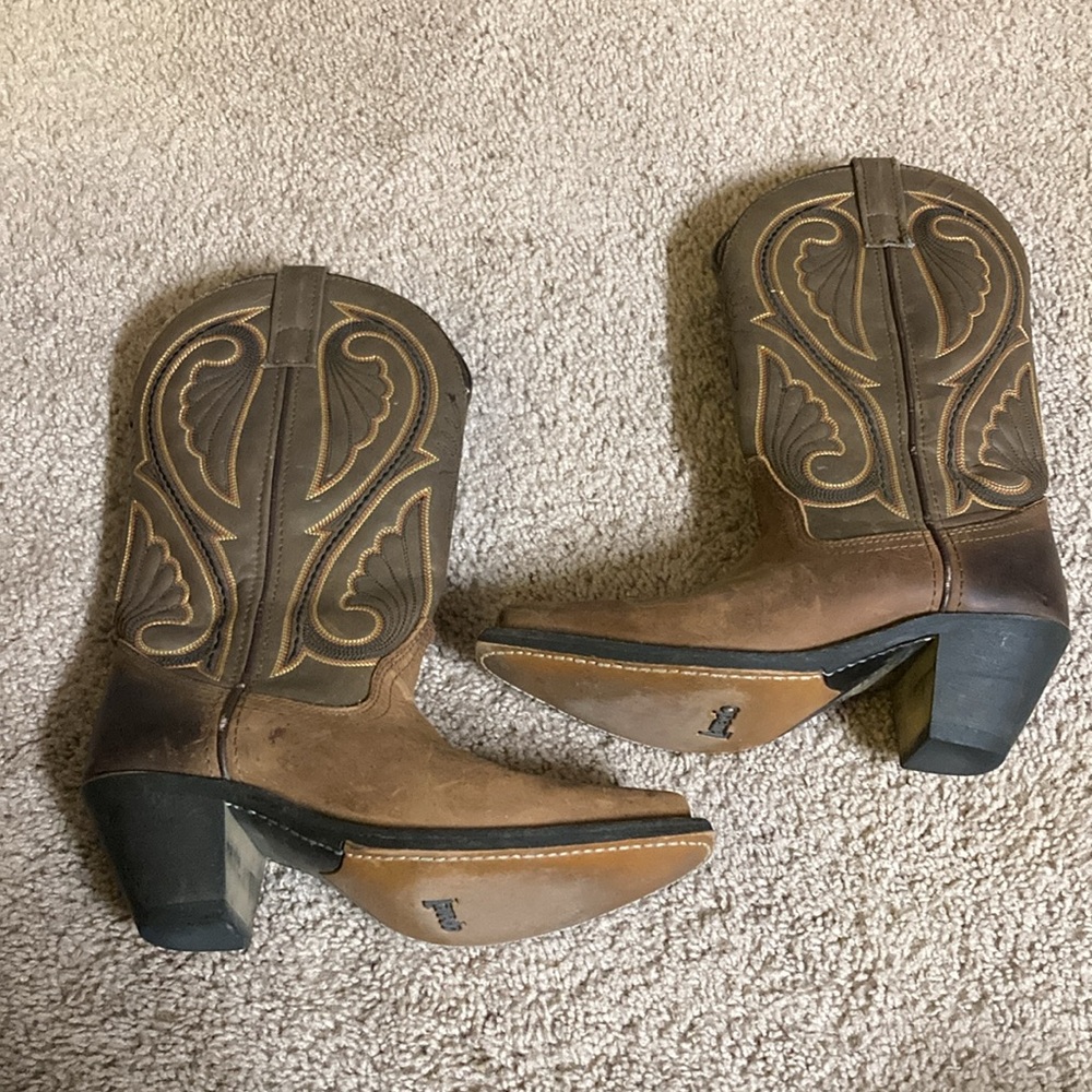 Woman’s cowb boots - Picture 2 of 7